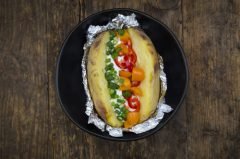 Πατάτα φούρνου γεμιστή - Stuffed baked potato